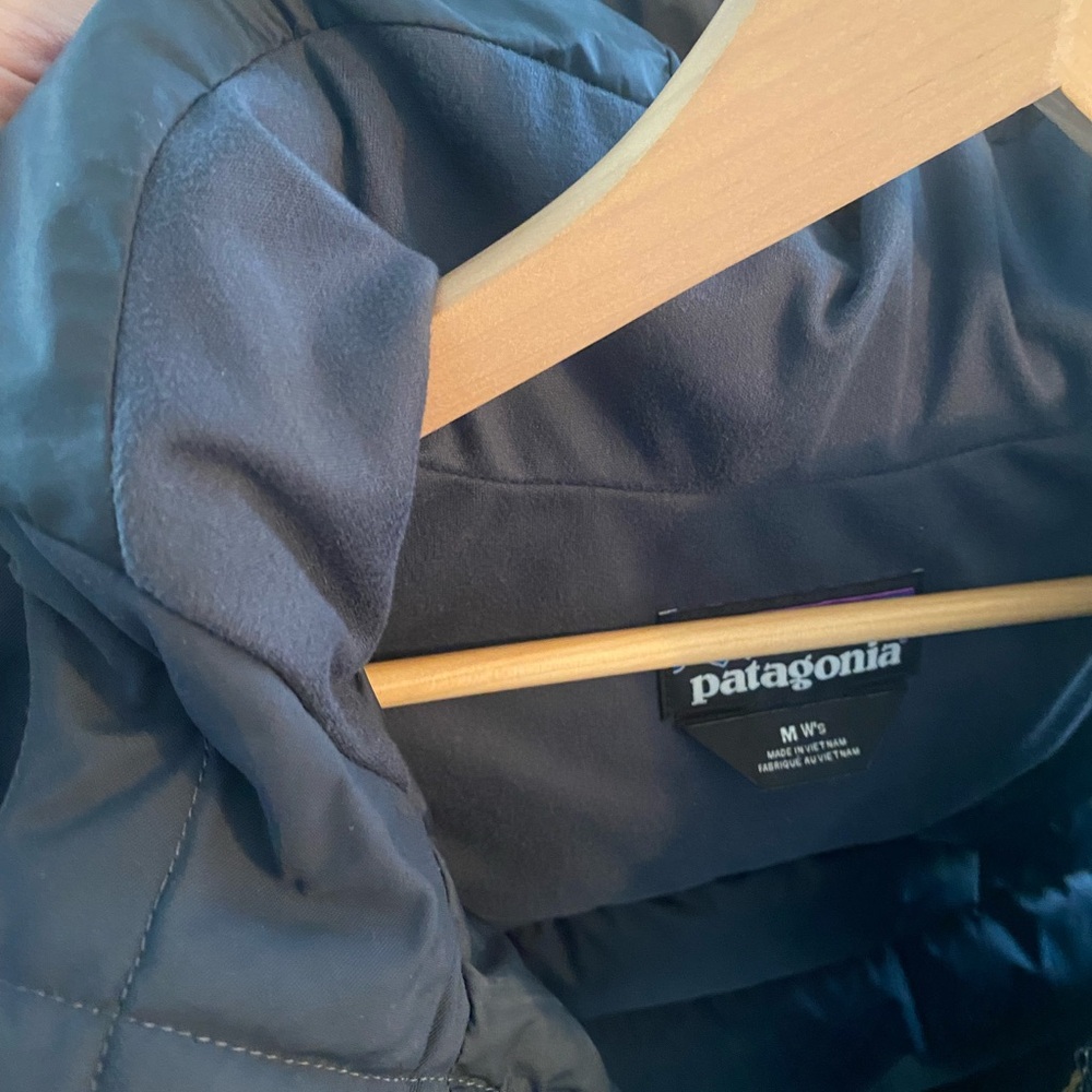 Patagonia Bivy Navy and Tan Hooded Puffer Down Vest - Picture 9 of 12